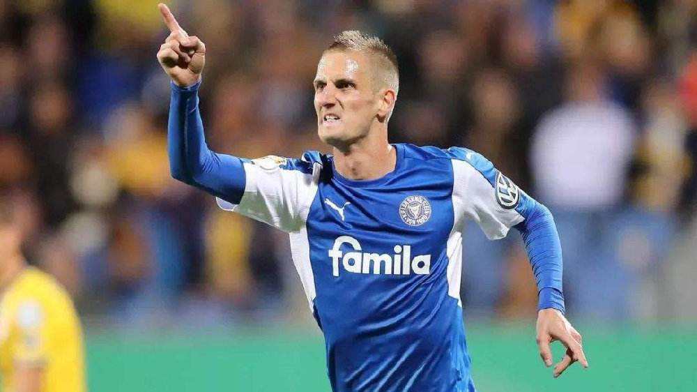  比勒菲尔德惨遭逆转深陷德甲保级区